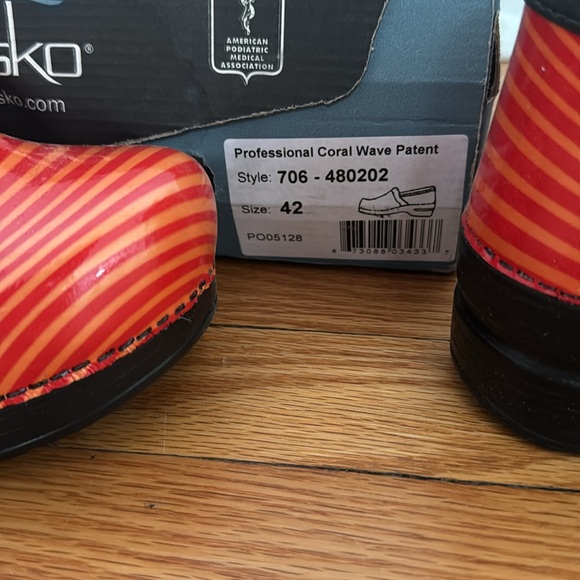 Size EU 42 Dansko orange and red pattern - Picture 5 of 15